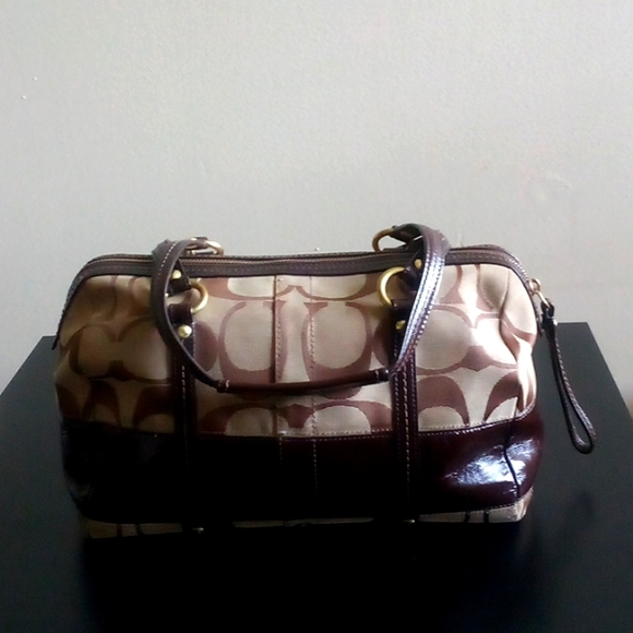 Coach - Picture 2 of 5